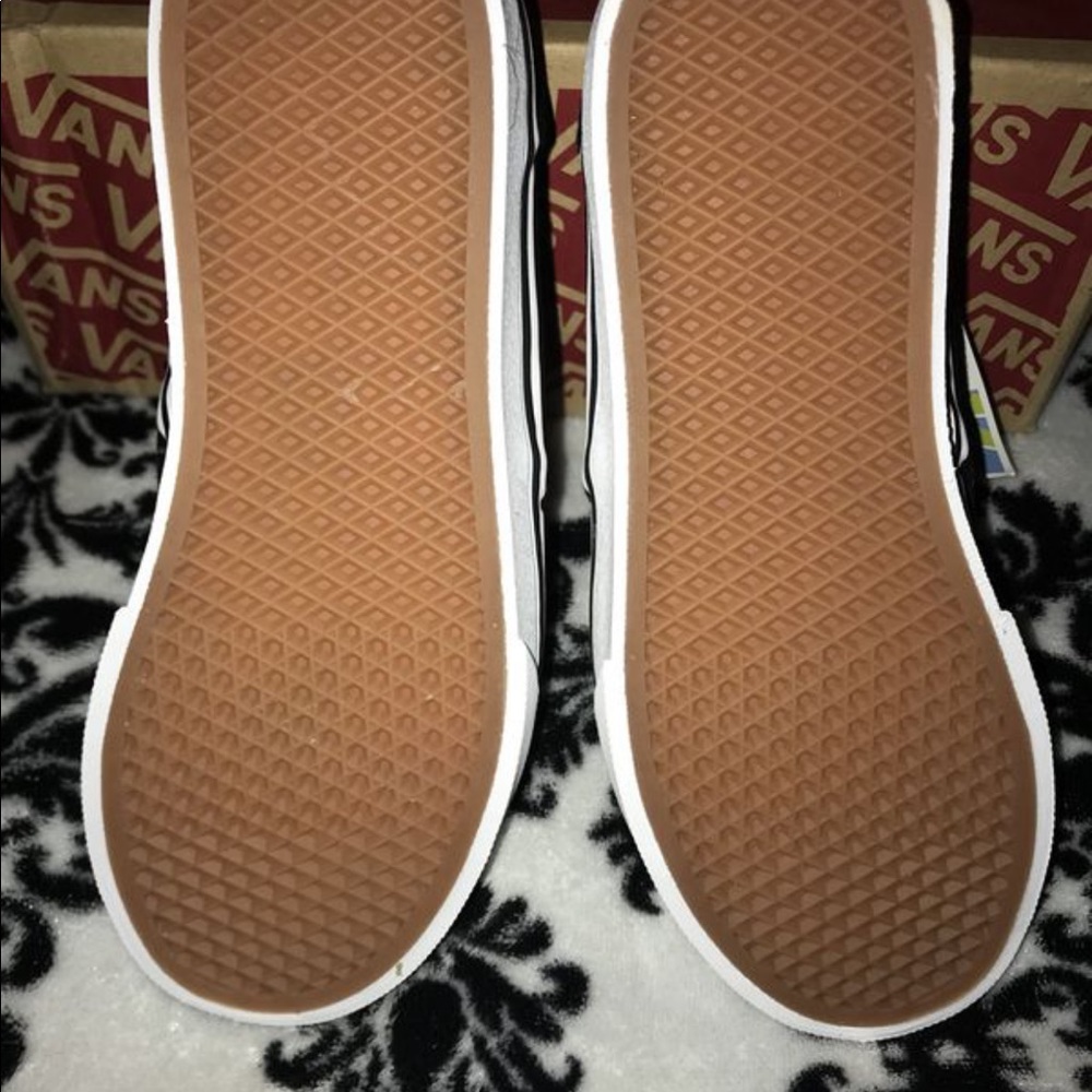 Vans - Picture 4 of 4